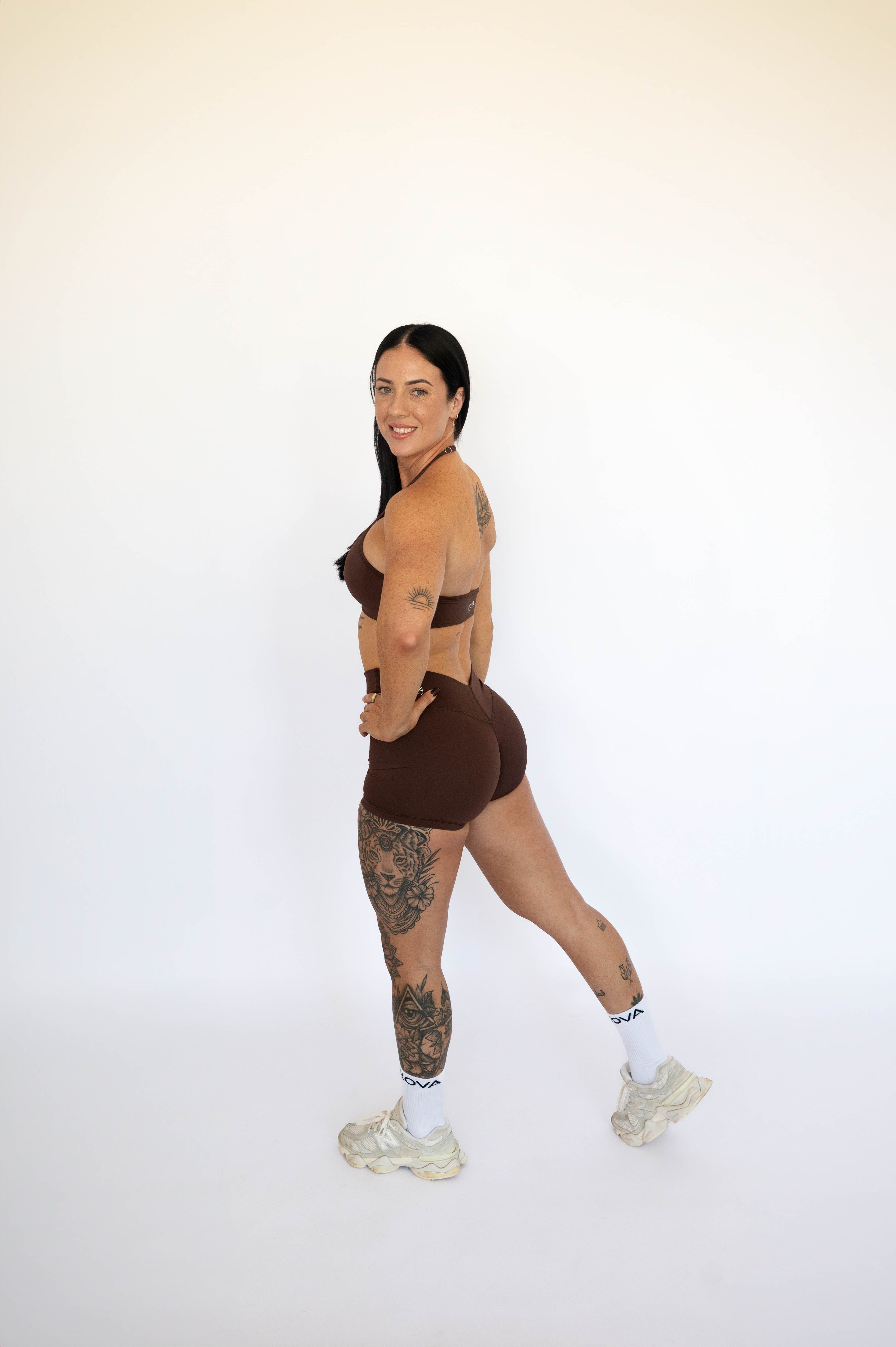 Sculpt Halter Bra - Mocha
