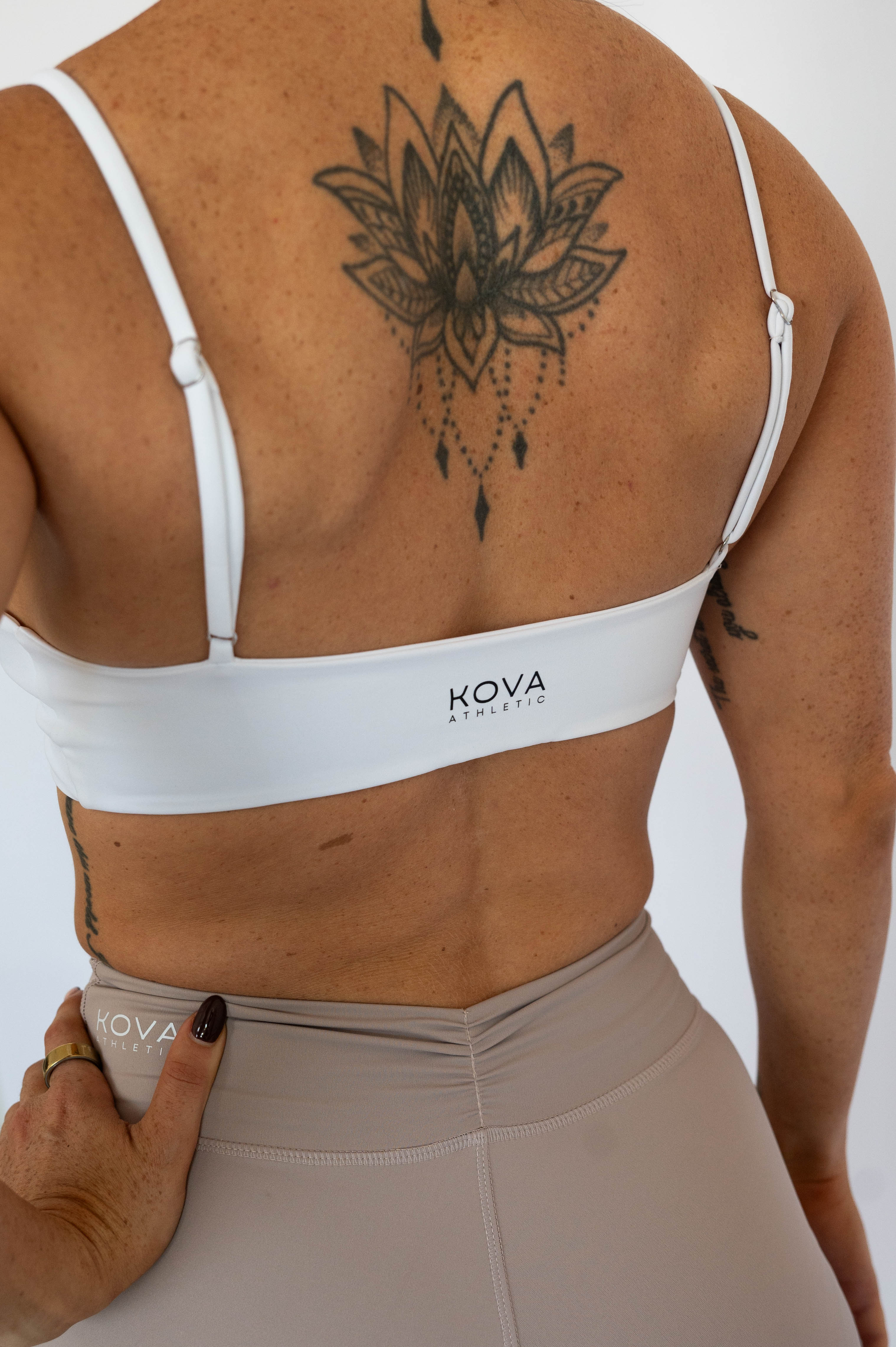 Sculpt Twist Bra - White